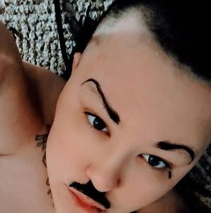 Meet your Posher, Vi r us